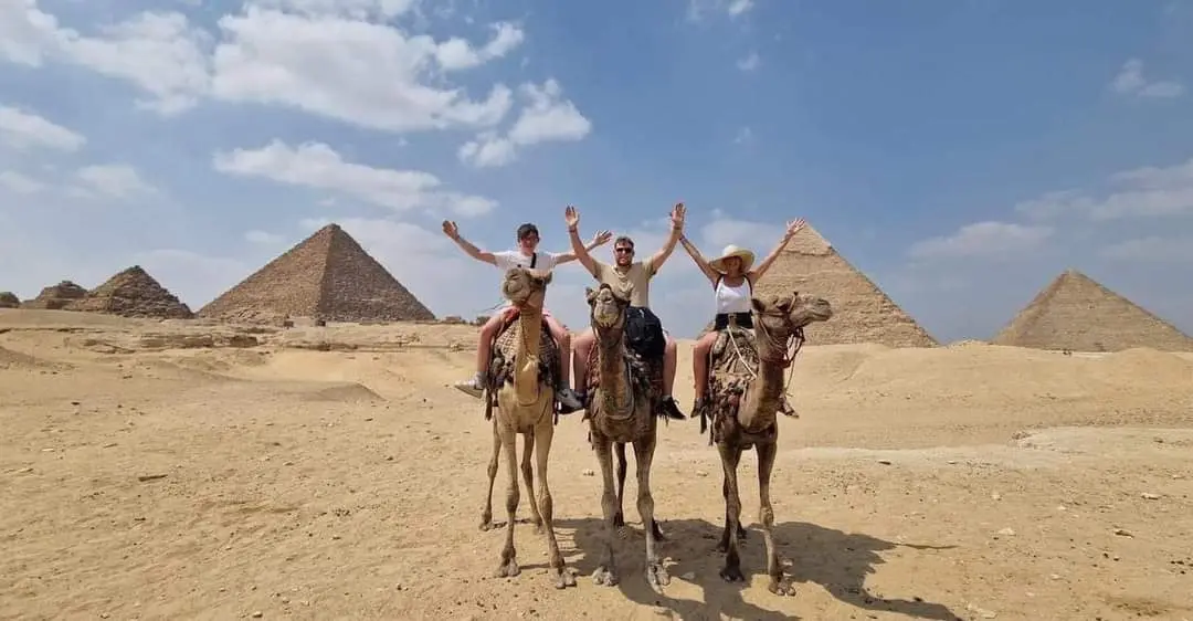 Cairo Day Trip by Flight, Pyramids & sphinx & Museum