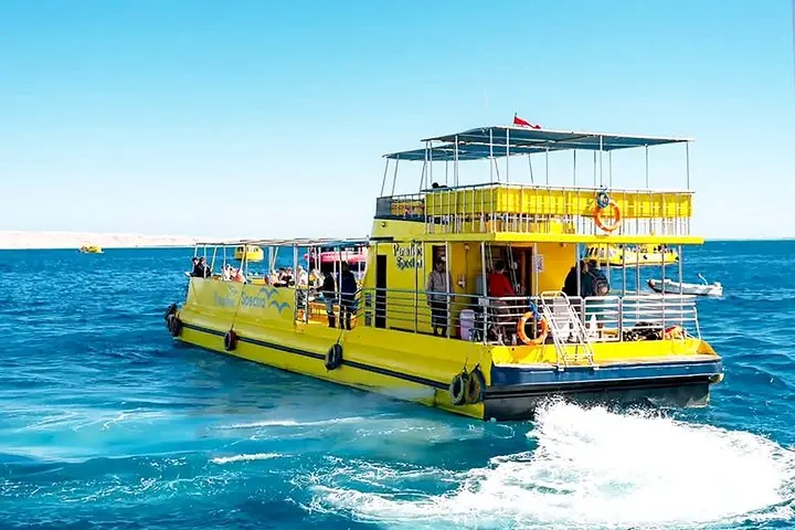 Hurghada: Royal Seascope Submarine Cruise with Snorkeling Stop